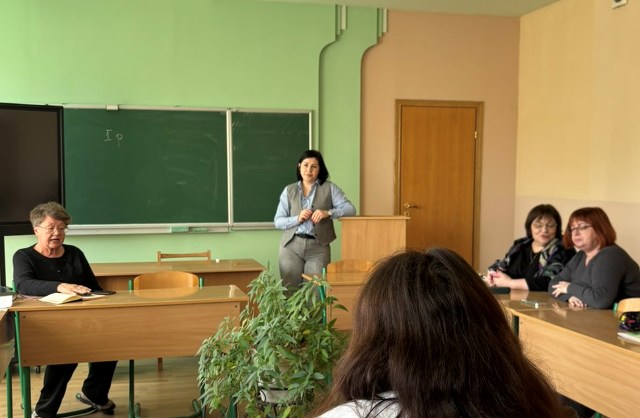 Декан хіміко-біологічного факультету, професор Оксана БОДНАР звернула увагу присутніх на особливостях атестації випускників 2026 року